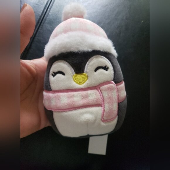 Squishmalow  ute Plush Toy Set   Skunk   up ake  Penguin  and Snowman - Picture 3 of 8